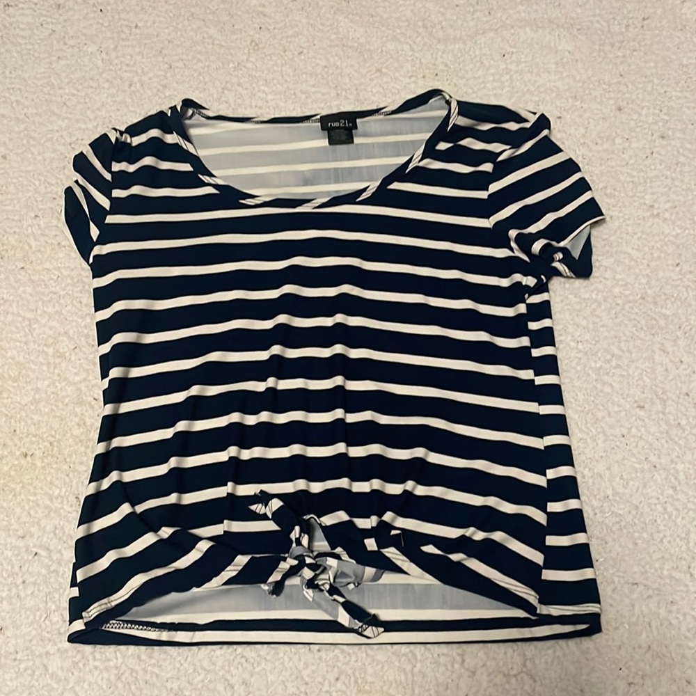 Rue 21 striped t-shirt